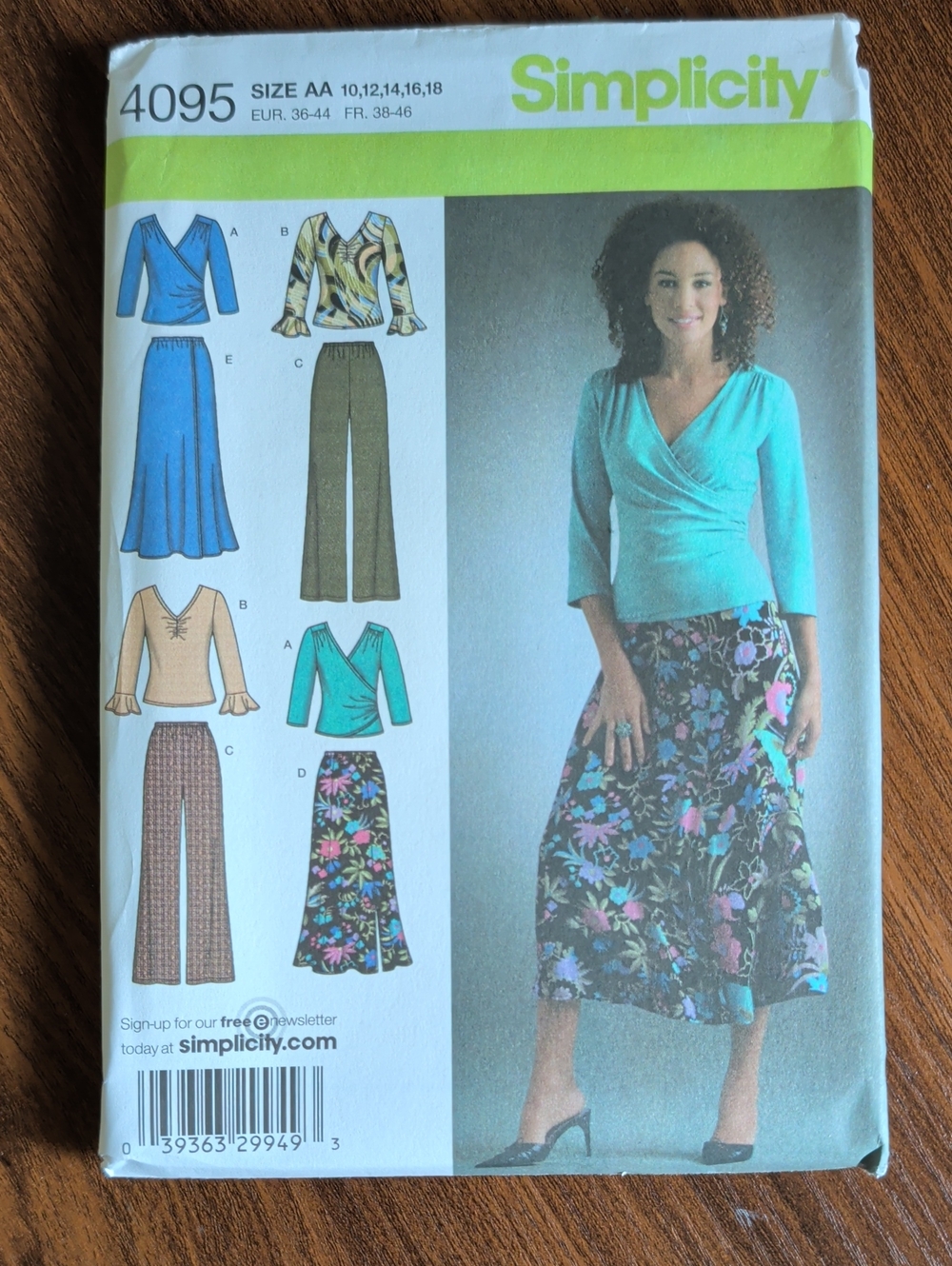 Simplicity Pattern 4095 Sewing Pattern AA 10-18